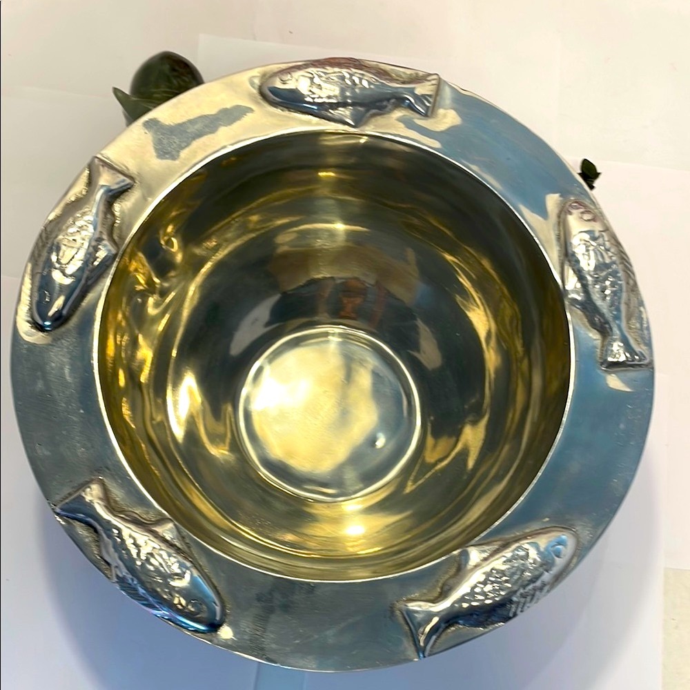 Silver Fish Motif Cookware Bowl - Picture 4 of 17